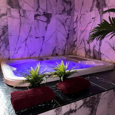 Marbella Logement Privatif -Jacuzzi-Sauna La Valette-du-Var Exterior photo