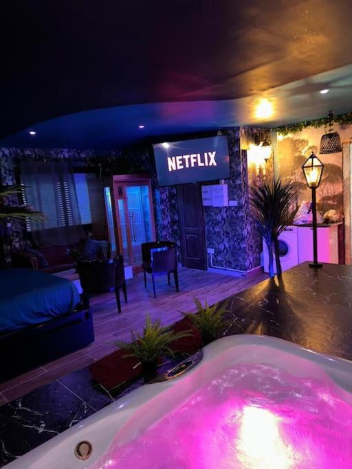 Marbella Logement Privatif -Jacuzzi-Sauna La Valette-du-Var Exterior photo